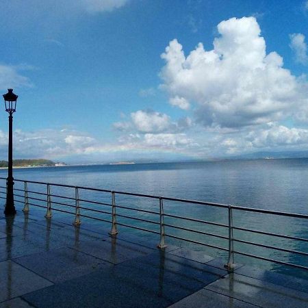 Apartamento Frente Al Mar Playa De Coroso 리베이라 외부 사진